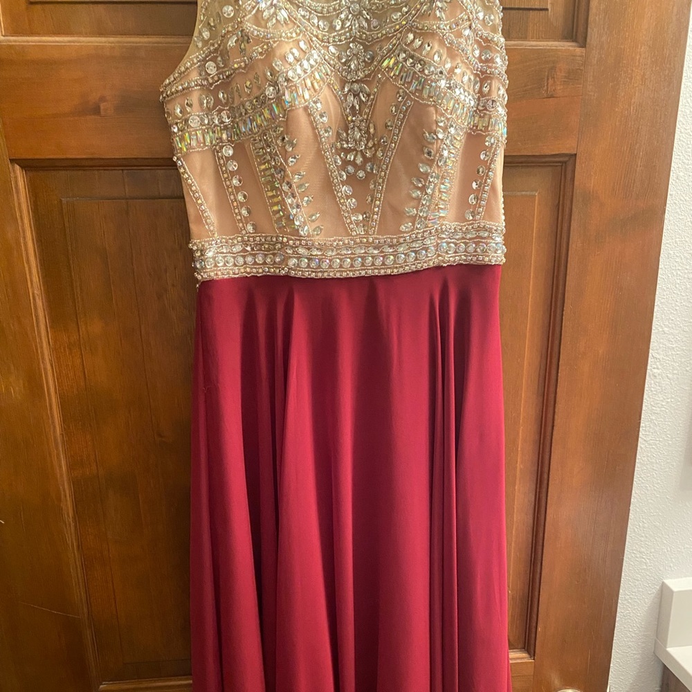 Nox Sparkly Floor Length Gown - Picture 4 of 11